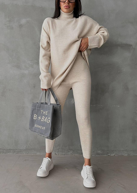 Женский прогулочный оверсайз костюм: свитер в рубчик оверсайз и лосины с эффектом утяжки вязка Беж Одесса - изображение 8