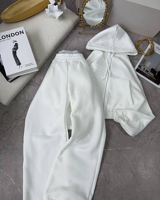 Женский утепленный прогулочный костюм двойка в спортивном стиле трехнить на флисе Молочный, 46/48 Одесса - изображение 1