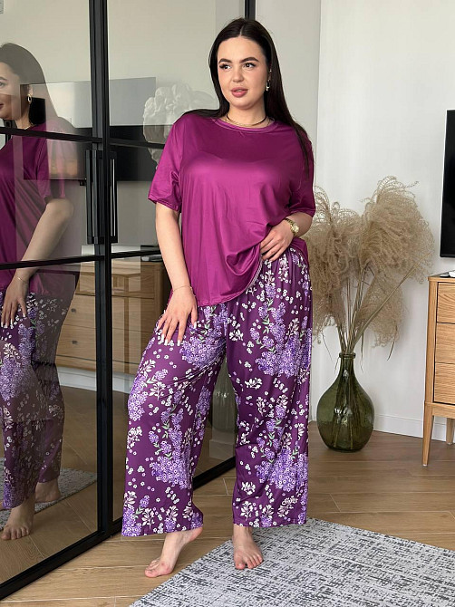 Піжама жіноча штани та футболка великого розміру PLUS SIZE з квітковим принтом домашній комплект для дому та сну фіолетова Одеса - фото 4