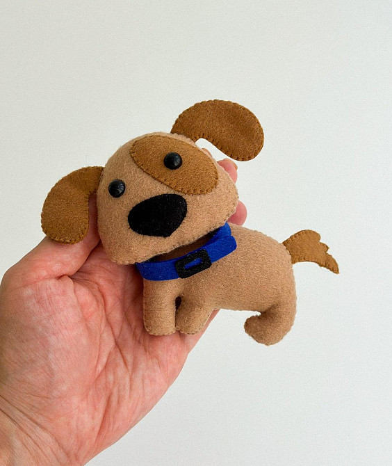 М’яка фетрова іграшка пес  ручної роботи – безпечна розвиваюча іграшка Київ - фото 1