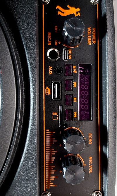 Блютуз колонка с RGB и микрофоном, БОЛЬШАЯ! Харьков - изображение 1