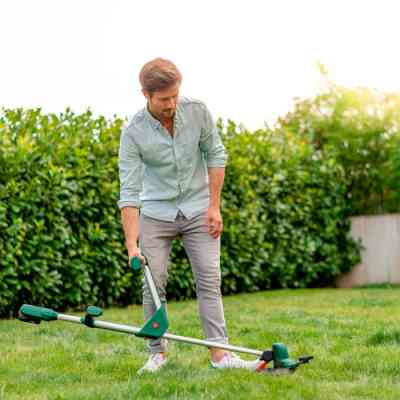 Триммер садовый Bosch UniversalGrassCut 18V-26, 26см, 2.3кг (без АКБ и ЗУ) (0.600.8C1.D04) Винница