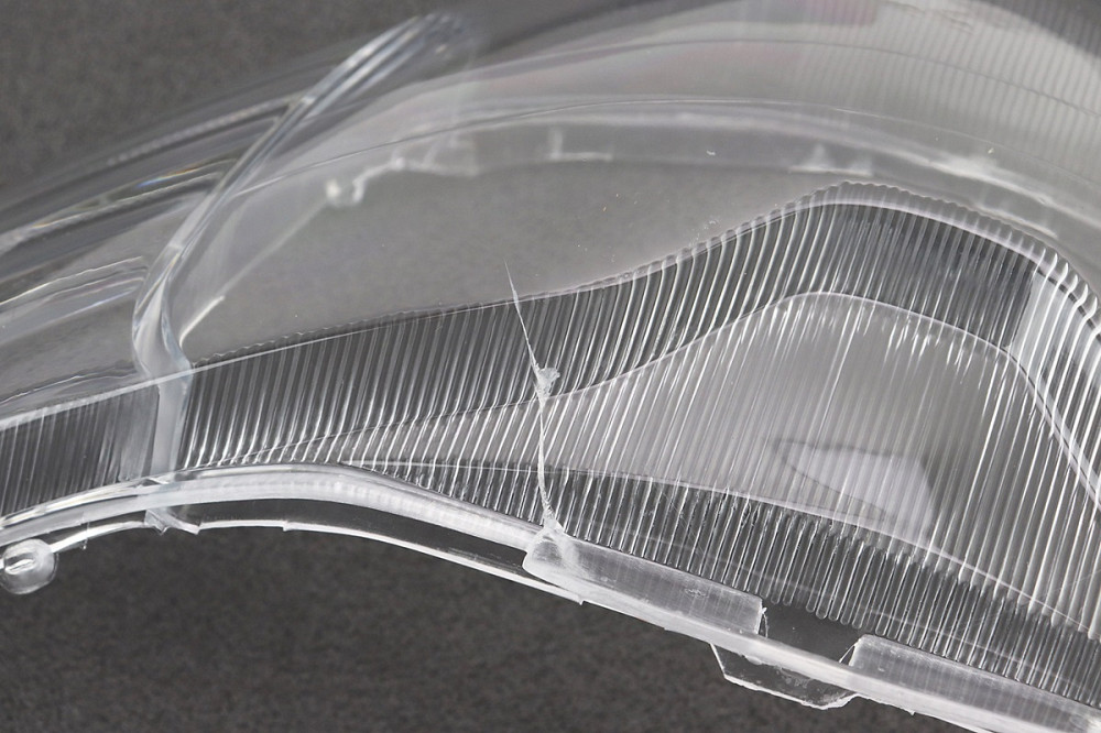 УЦІНКА ACTIVE Скло фари передньої (скол знизу, див. фото) Киев - изображение 2