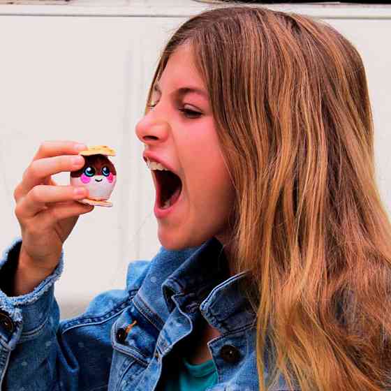 М'яка іграшка Смаколики Squeezamals Surprizamals SQ03890-5030 серії Eenie Teenies, 16 видів в асортименті Вінниця