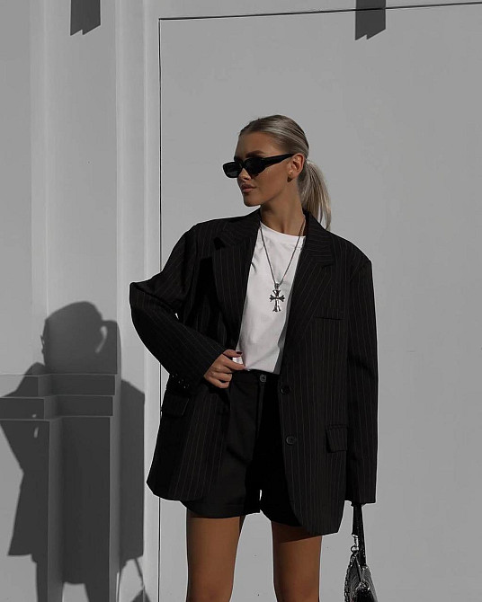 Женский классический пиджак свободного кроя в полоску костюмка Черный, 42/44 Одесса - изображение 1