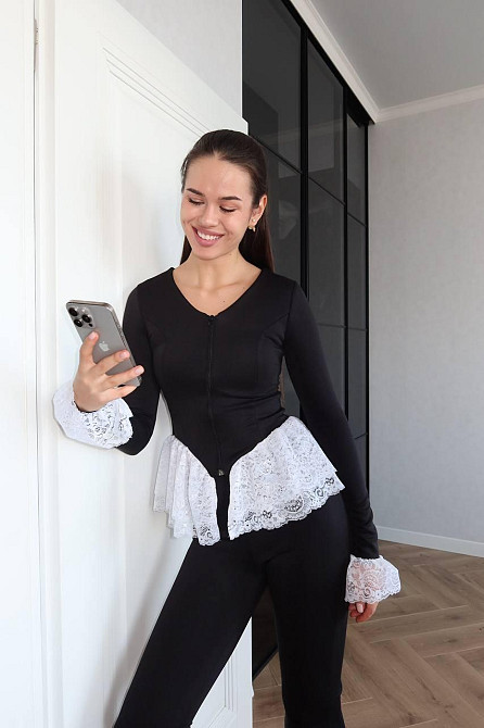 Жіночий елегантний костюм-двійка: кофта з мереживом і штани-кльош дайвінг+францеузське мереживо Білий, 42/44 Одеса - фото 9