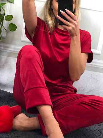 Піжама-комплект (футболка + шорти + штани) з плюшевого велюру вишневий M Харків