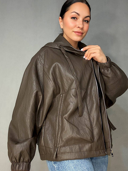 Куртка женская Dolly Villa JY-08-6396 из экокожи оверсайз с капюшоном большие размеры коричневая, коричневый, XL Киев - изображение 3