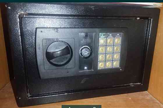 Сейф мебельный,300*200*200мм. Киев