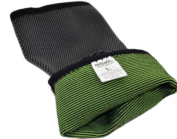 Компресійний налокітник MadMax MFA-283 3D Compressive elbow support Dark grey/Neon green S Каменское - изображение 7