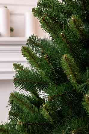 Реалістична зелена ялинка 2,6 м на Новий рік Київ