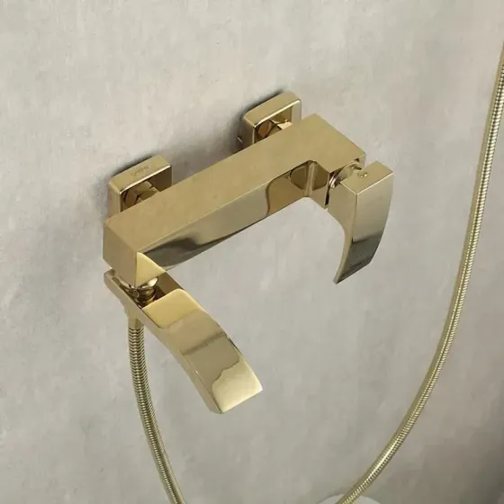 Змішувач для ванни з душовим гарнітуром GAPPO G3207-3 золото Київ