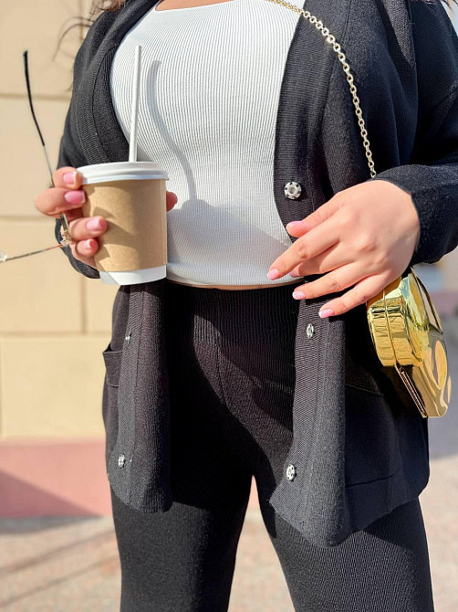 Женский базовый прогулочный костюм: кофта и штаны мелкая машинная вязка Черный Одесса - изображение 2