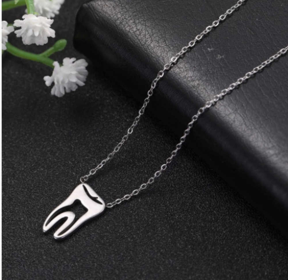 Кулон стоматологу Зуб на цепочке Киев - изображение 1