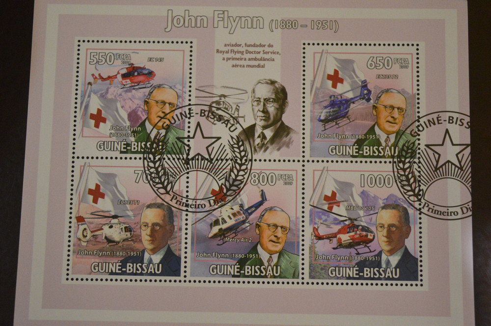 Гвінея - Бісау. Марки. Історія. Особистості. Блок. 2009 рік (В-5) Полтава - фото 1