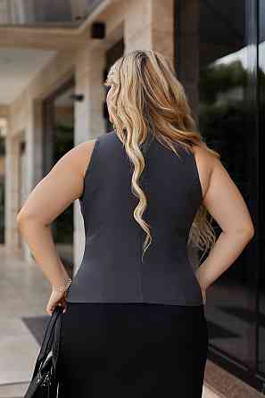 Стильный женский жилет 