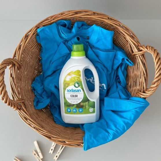 Органічний рідкий засіб Color для прання кольорових та чорних речей з пом'якшувачем води SODASAN 1,5 л Київ - фото 3