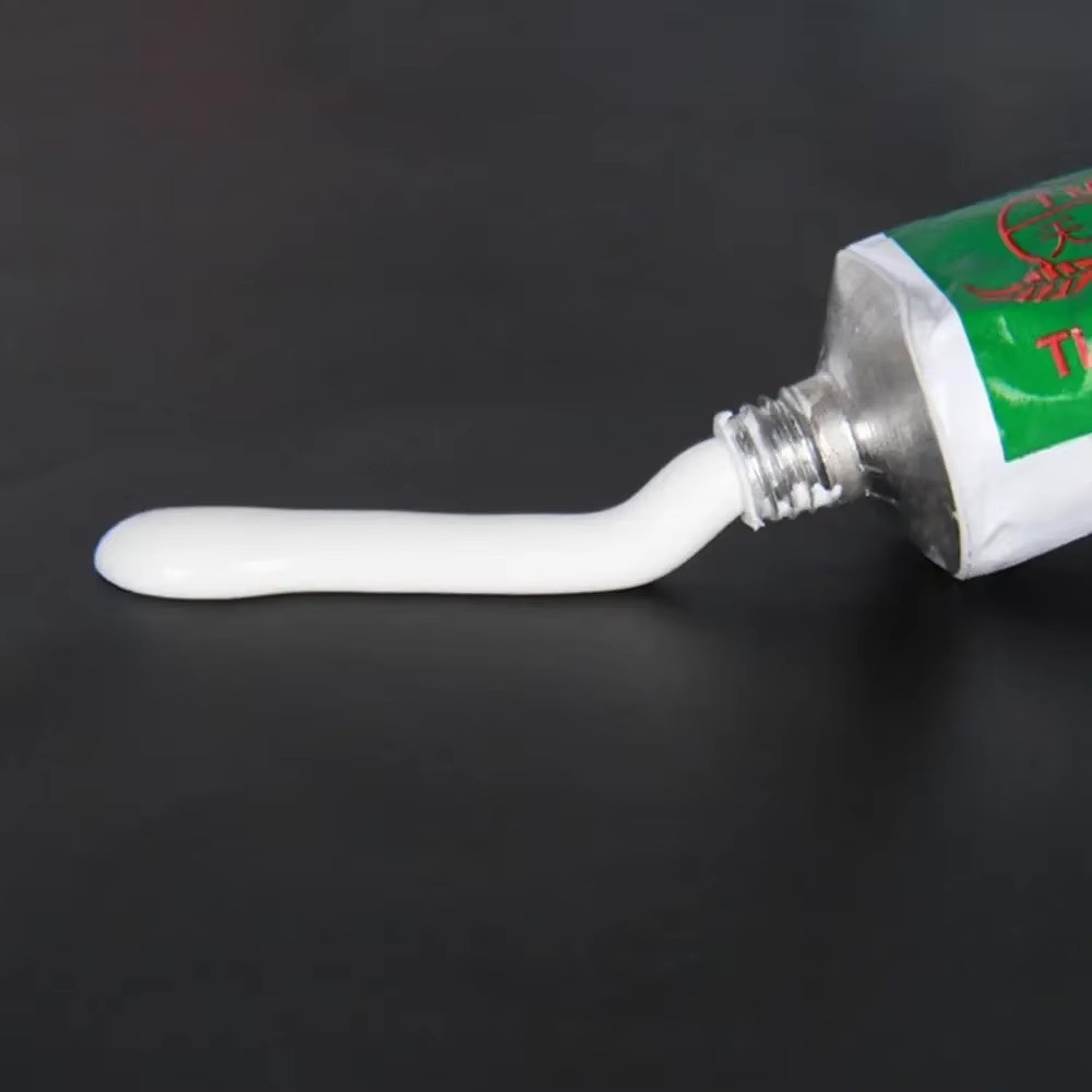 Силіконовий клей-герметик 704, білий, для високих температур Київ - фото 7