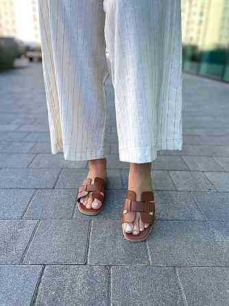 Jasmine Стильні жіночі шкіряні шльопанці на плоскій підошві коричневі Jasmine 407 р. 36-40 / Шл Коломыя