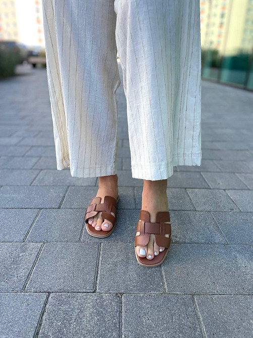 Jasmine Стильні жіночі шкіряні шльопанці на плоскій підошві коричневі Jasmine 407 р. 36-40 / Шл Коломия - фото 4