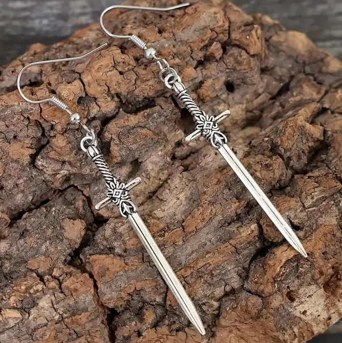 Элегантные серьги в форме мечей 7.2 см Серьги-кресты из цинкового сплава, готический стиль. Киев - изображение 5