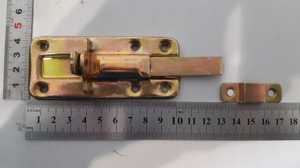 Засув плоский в жовтому оцинку 100мм,  з отвором для колодки "P-o" Київ - фото 2