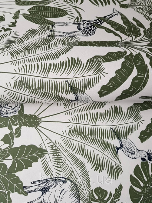Шпалери флізелінові дитячі Caselio Our Planet джунглі рослини тварини слони, тигри зелені папуги на білому Київ - фото 1
