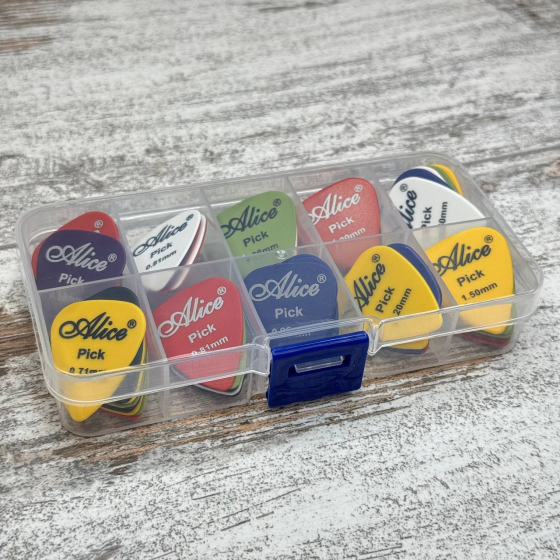 Універсальний комплект медіаторів для гітаристів Alice 60шт нейлон 0.58-1.5мм в кейсі Київ