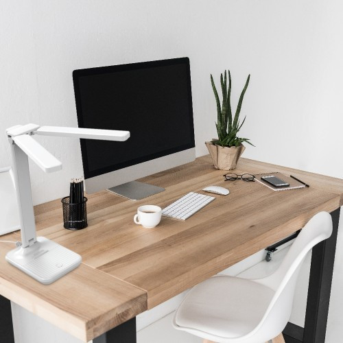 Настольная лампа с подставкой для телефонм 9W 6500K Ardero DE1734ARD Киев - изображение 1