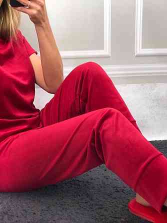 Велюровий набір піжама (футболка + шорти + штани) з плюшевого велюру вишневий S Харків