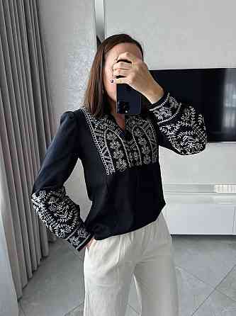 Женская современная вышиванка с традиционными украинскими мотивами 80% хлопок, 20% полиэстер. Одесса