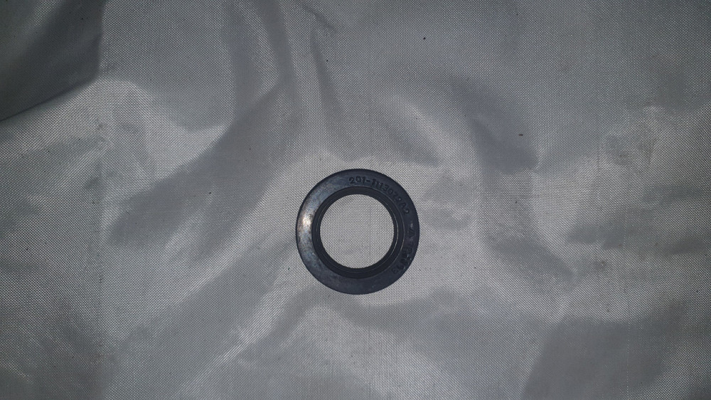 Сальник нагнетателя воздуха ЯМЗ, раздатки КрАЗ. 30х47х8-2.2. 201-1113072. Харьков - изображение 1