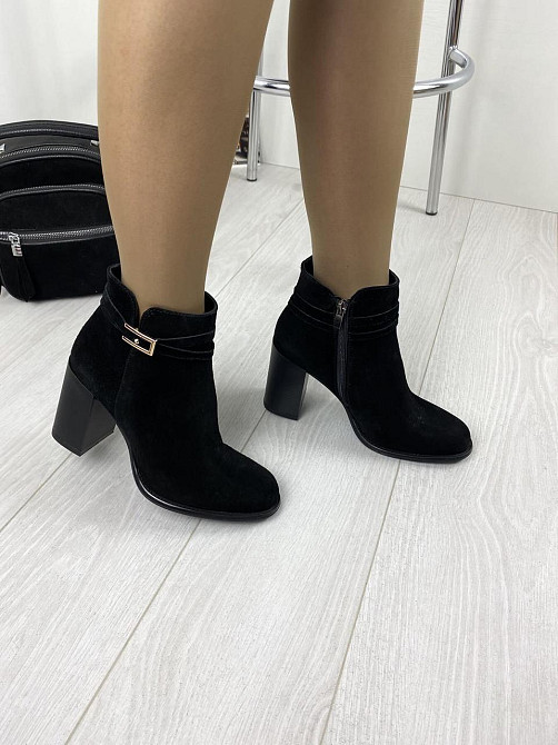 Injers Класичні черевики жіночі демісезонні весна-осінь чорні, натуральна замша на підборах р. Коломия - фото 1