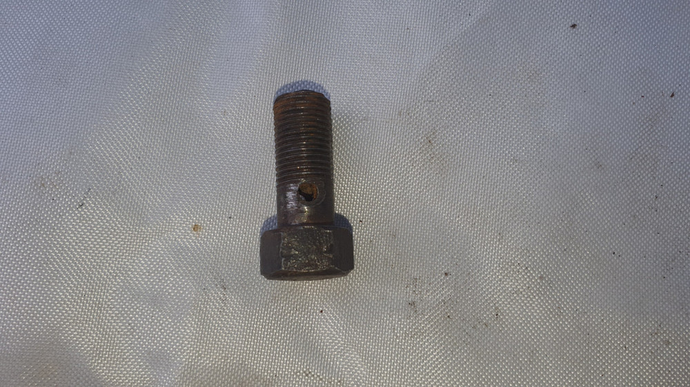Болт-штуцер М10х1. Довжина — 32 мм. СССР. Харків - фото 1