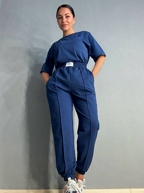 Костюм женский CAPPITONE 101212 оверсайз футболка и джогеры с нашивками темно синий, темно-синий, L Киев - изображение 16