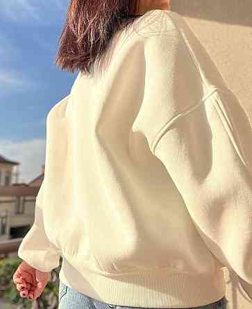 Свитшот женский OLIVIA 2479 широкий оверсайз утепленный вышивка рисунок one size, белый, one size Одесса