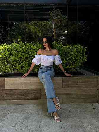 Жіночий романтичний топ у базовому кольорі з котону Одеса