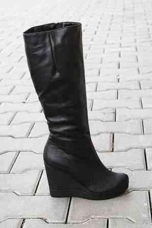 Чоботи жіночі ARLETT чорні натуральна шкіра висота 35 см обхват 36-41 см танкетка 9 см (1690) Коломыя