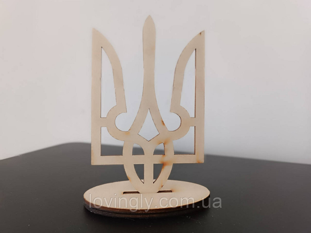 Сувенир на рабочий стол Герб Украины. Патриотический сувенир из дерева. Ирпень - изображение 2