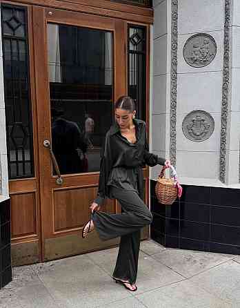 Женский легкий брючный костюм двойка: рубашка и брюки из шелка 42/44, Черный Одесса