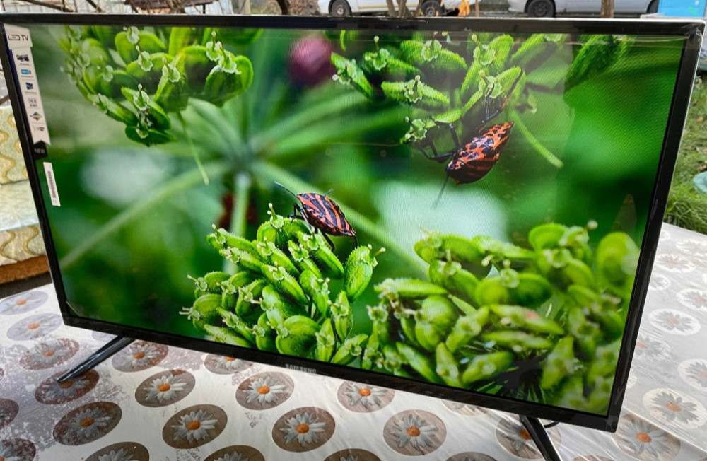 Телевизор: Samsung 42