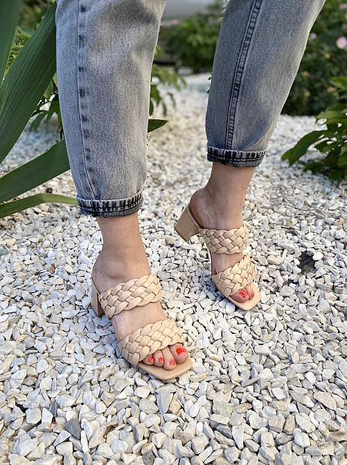 Stilli Шльопанці жіночі зі штучної шкіри на підборах бежеві STILLI L117-2 р. 36, 38, 39 / Літні Коломыя - изображение 9