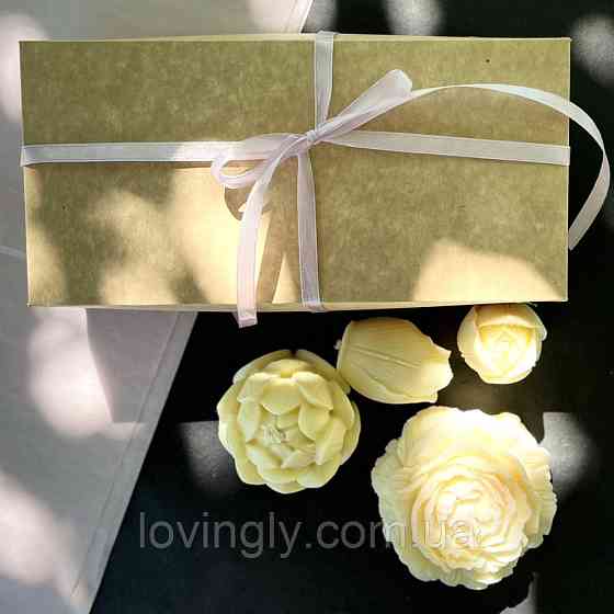 Набор натуральных свечей ручной работы в форме цветов. Ирпень