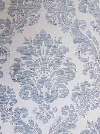 Шпалери вінілові на флізеліні Rasch Trianon Xlll 0.53х10 класика структурні вензелю завитки блакитні на білому Київ
