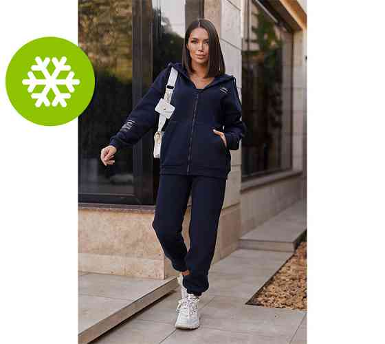 Женский спортивный костюм c нашивками 