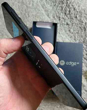 Смартфон: Motorola Edge 20 8/128Gb. (XT-2143-1) Snapdragon 778G ,144Hz.108MP. Київ