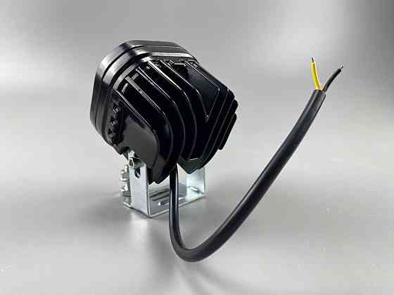 Фара LED квадратна 40W led chip CREE 2525 3D лінза 9-32V IP67 6000K з чіткою світловою межею Мукачево