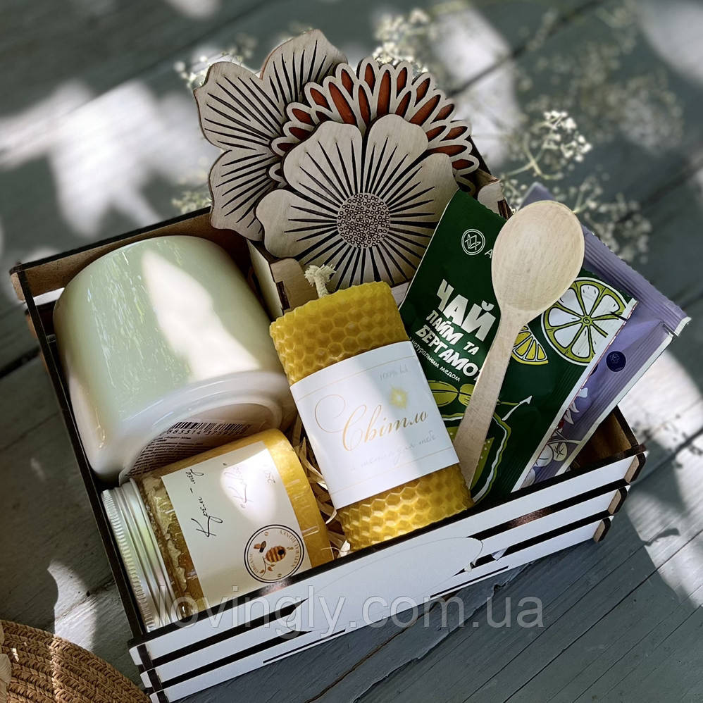 Набор подарочный: чашка, крем-мёд, свеча, чай в деревянном боксе Ирпень - изображение 1