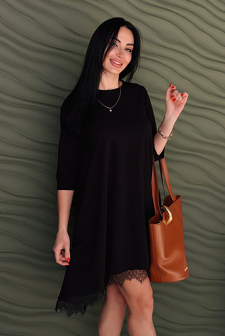 Платье трапеция с кружевом 