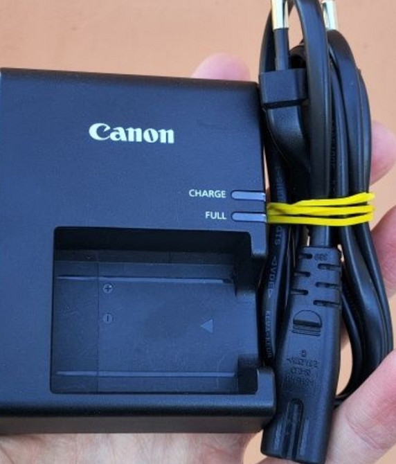 Дзеркальний фотоапарат Canon 4000D Київ - фото 2